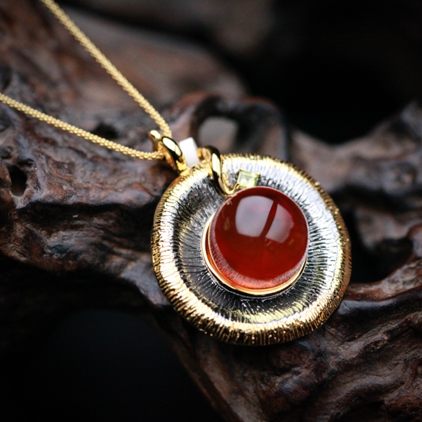 巧匠家原创意大利工艺s925银镶嵌天然金水红皮琥珀女士时尚吊坠