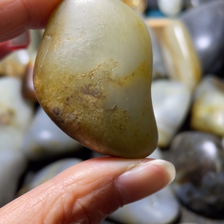 集***》和田玉未镶嵌颈饰