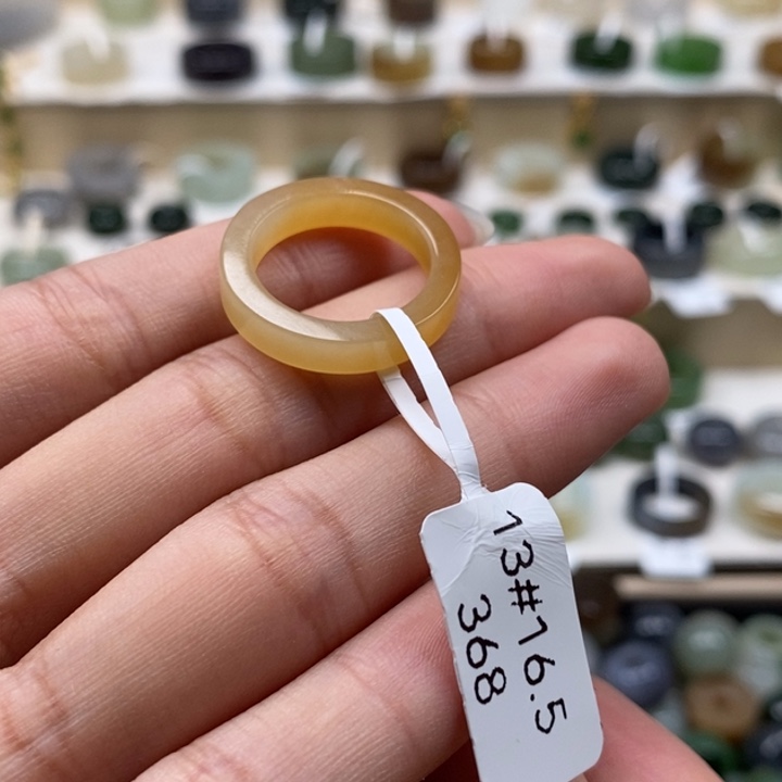 和田玉未镶嵌戒指