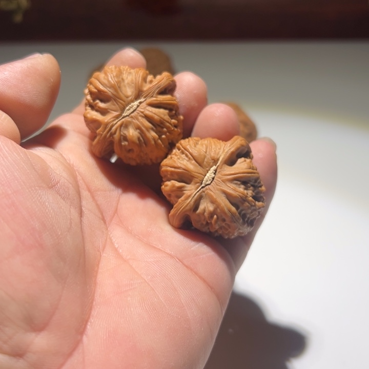 我***情文玩核桃把件球白