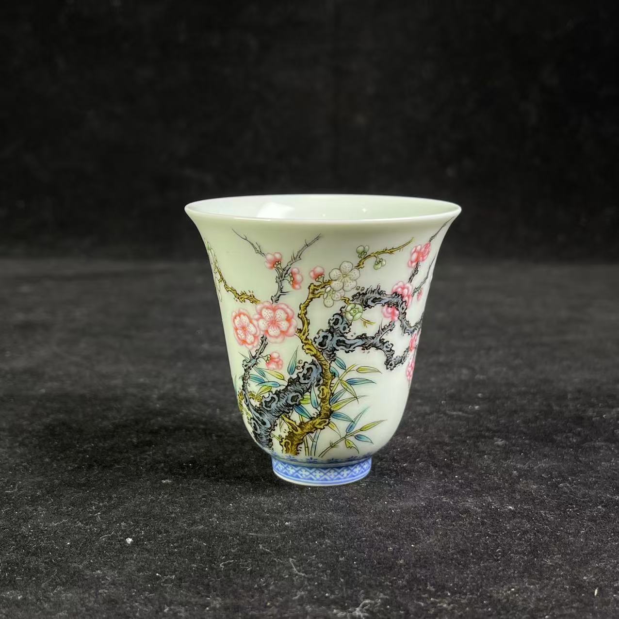 M洋彩折枝花卉诗题纹杯