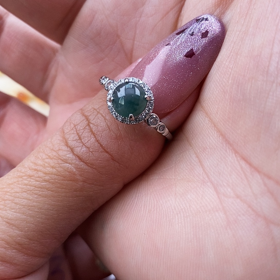 用***8翡翠未镶嵌戒指缅甸