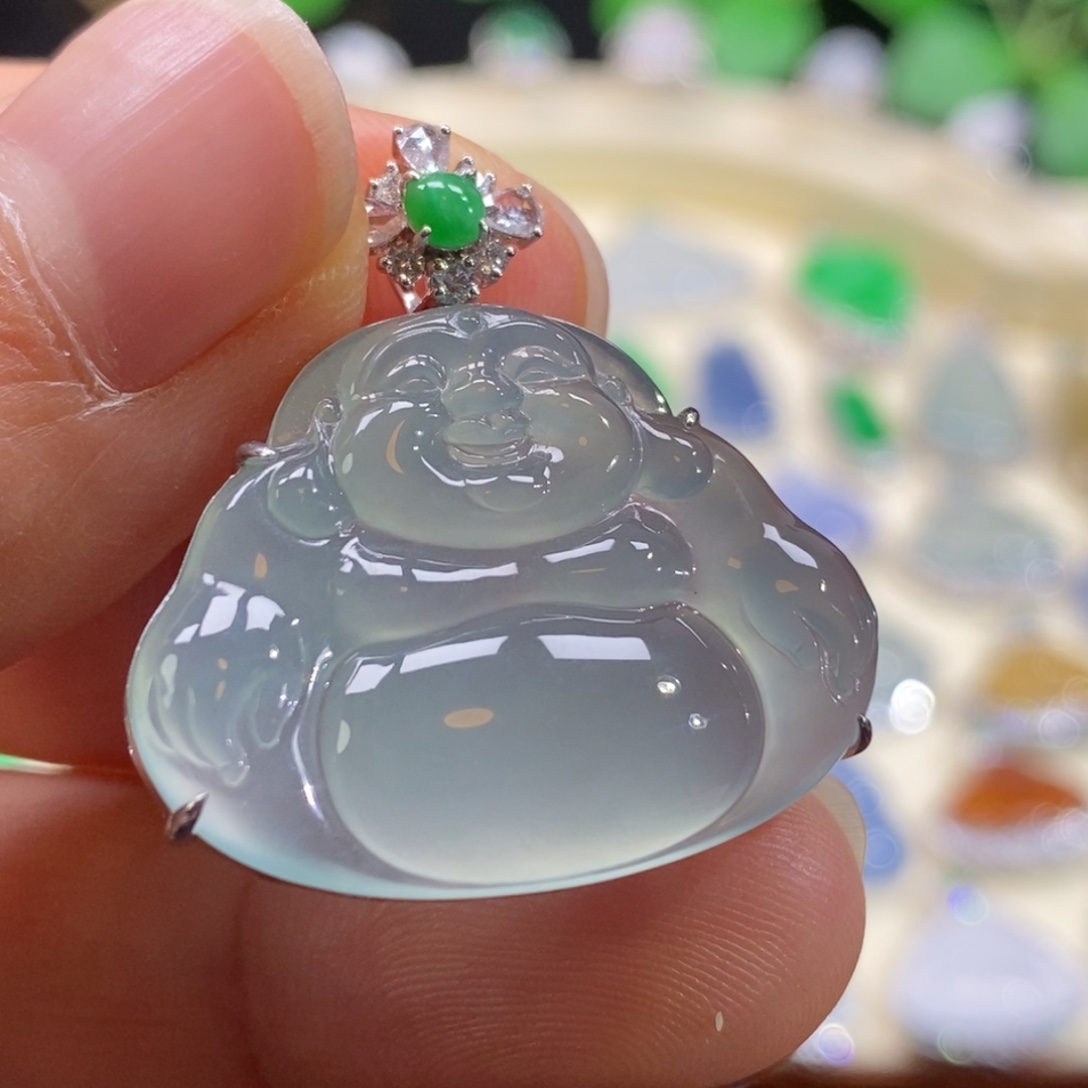 翡翠18K金镶嵌颈饰