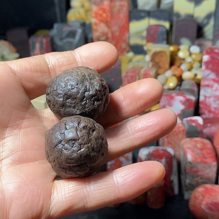 昌化鸡血石天雷子