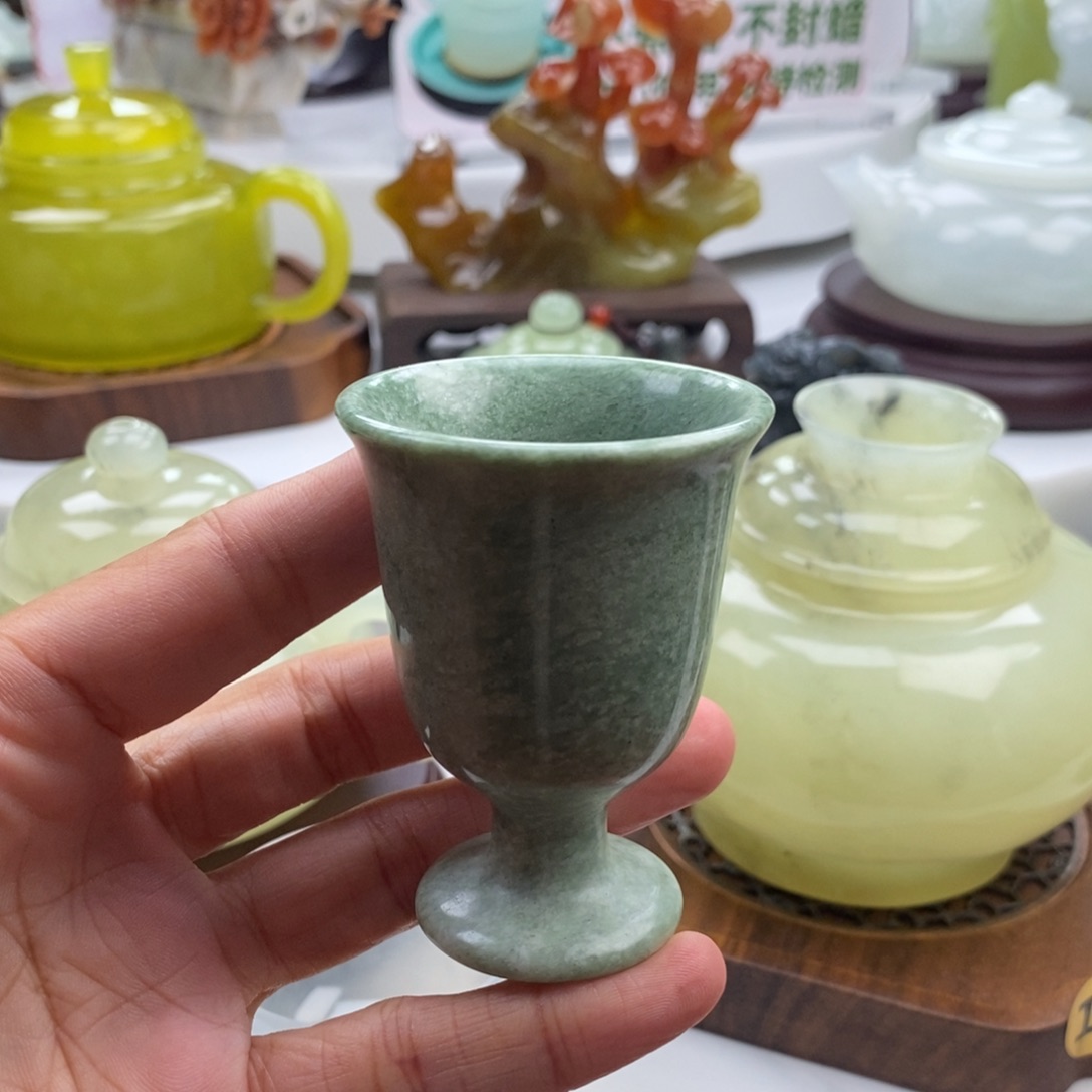 未镶嵌岫玉四大名玉酒杯