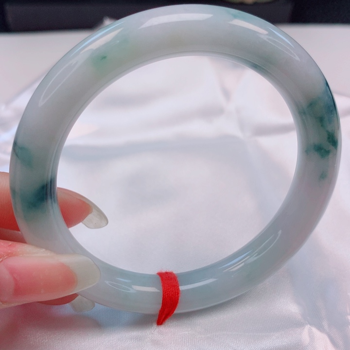 翡翠未镶嵌手镯（圆镯）