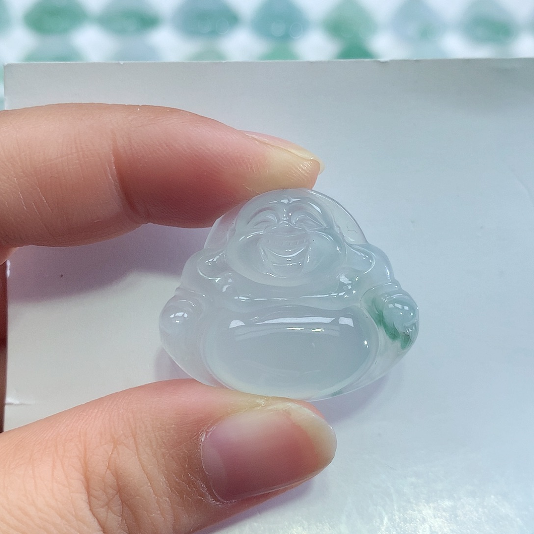 翡翠未镶嵌颈饰佛