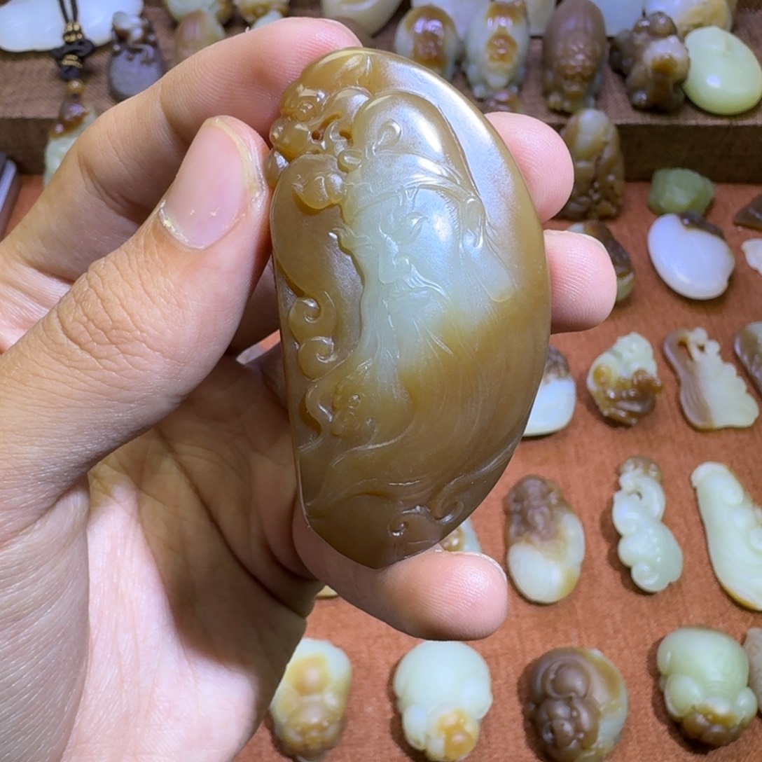 和田玉未镶嵌颈饰