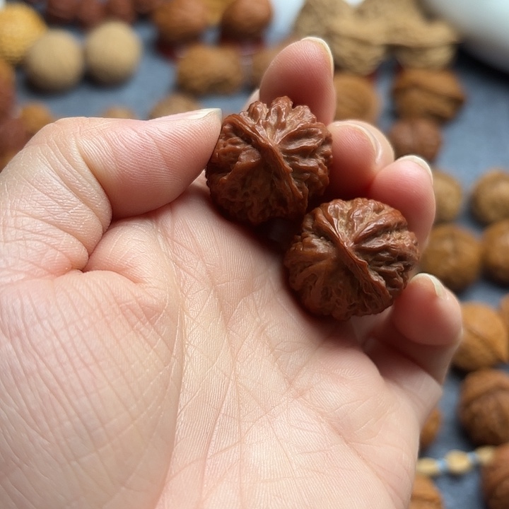 文玩核桃把件红皮小八棱手捻1780