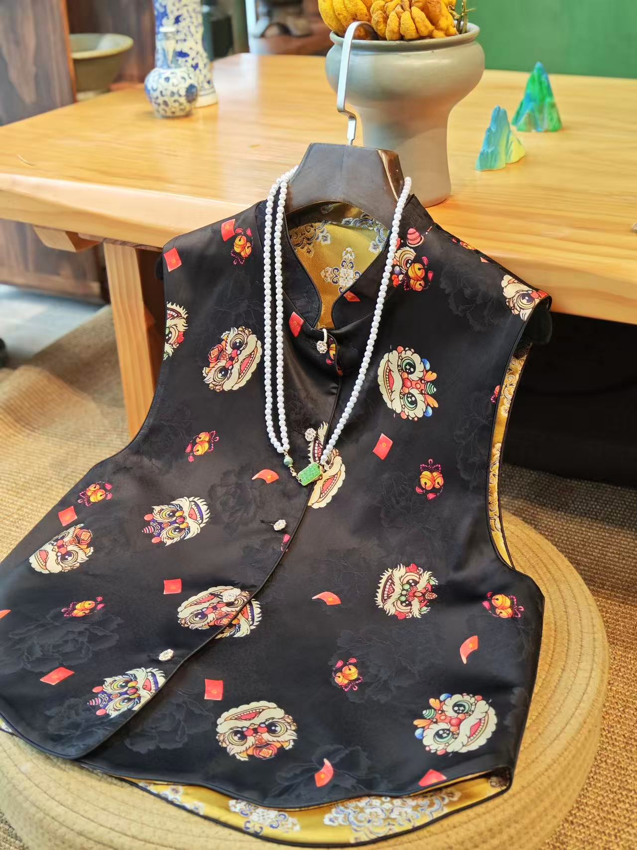 羽熹中式【醒狮献瑞】秋冬新品真丝花罗加桑蚕丝絮片布料年服马甲