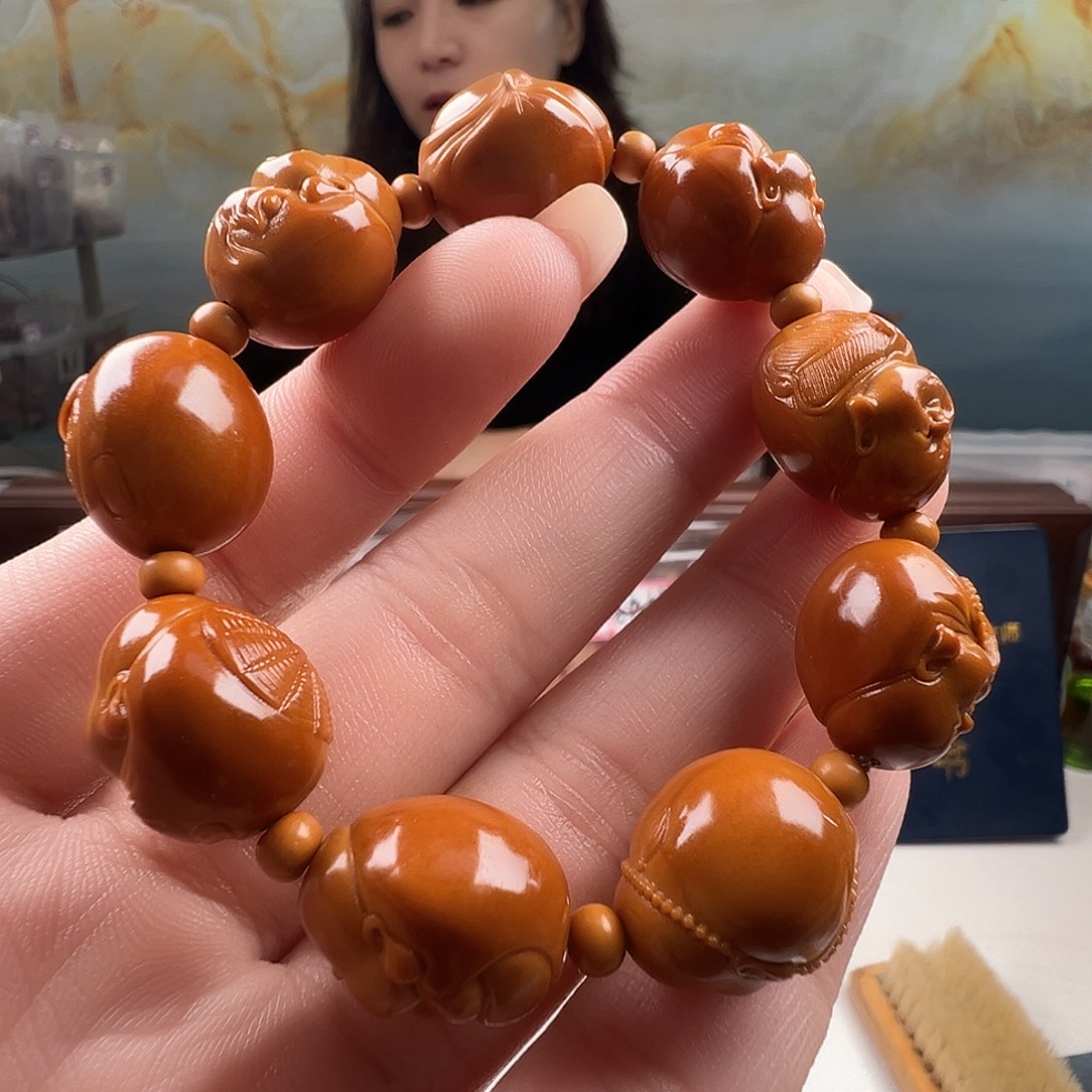 致***笃橄榄核吊坠橄榄核