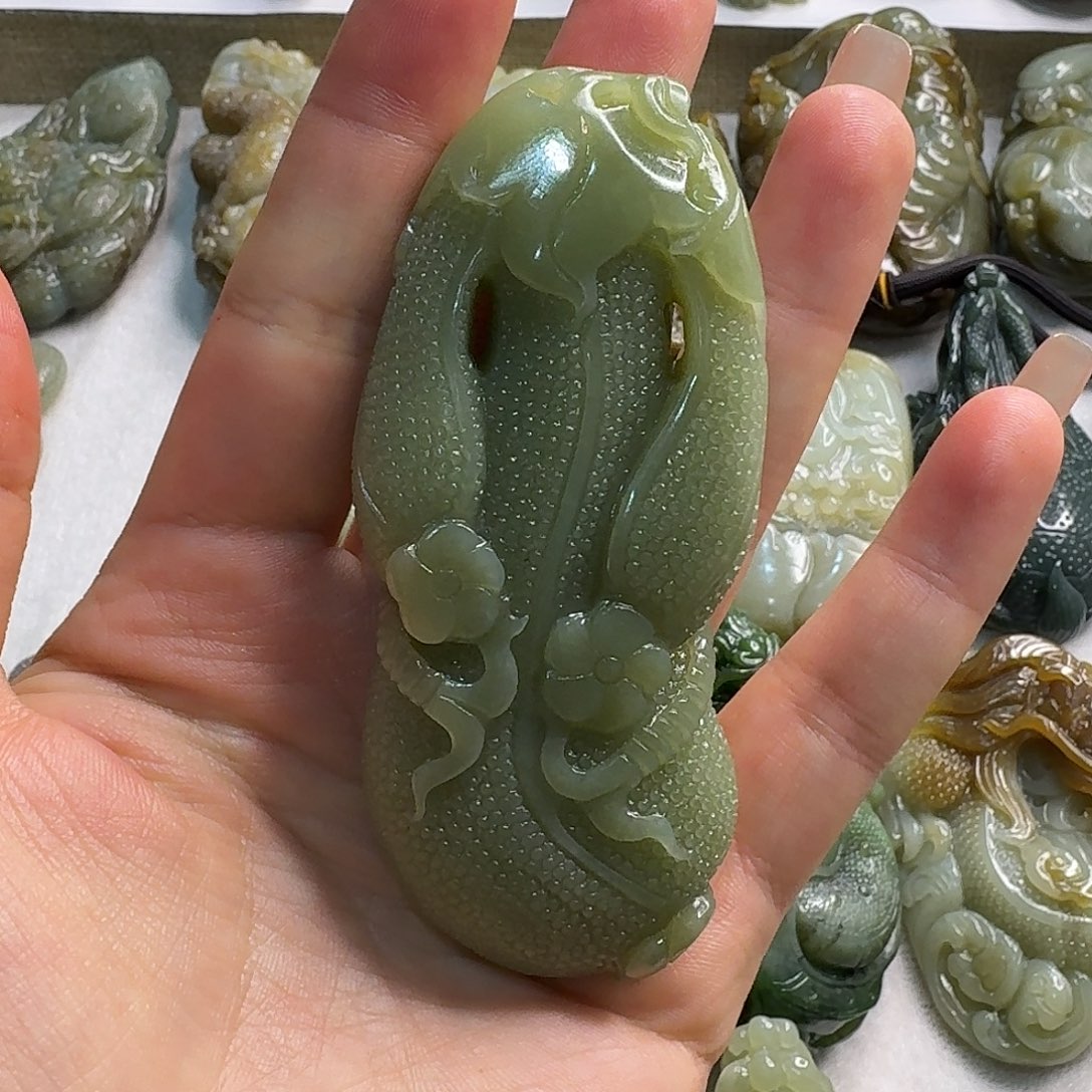 颈饰未镶嵌和田玉