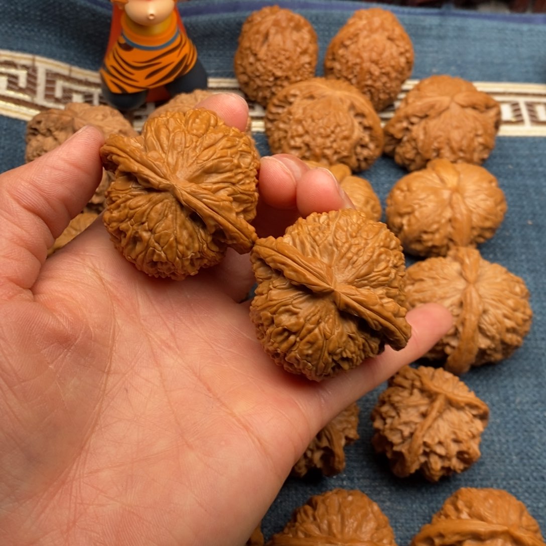 文玩核桃把件44.9全品球白