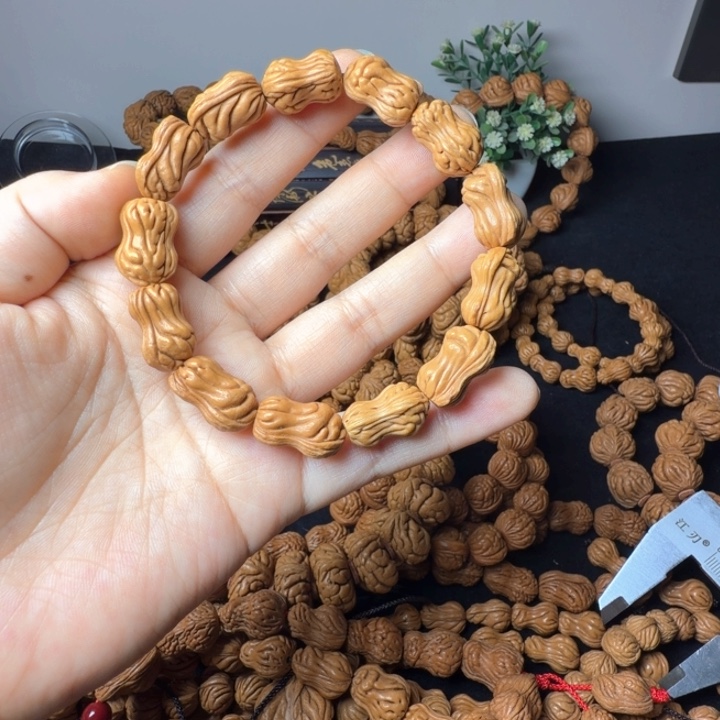 古****桃核吊坠异形手串