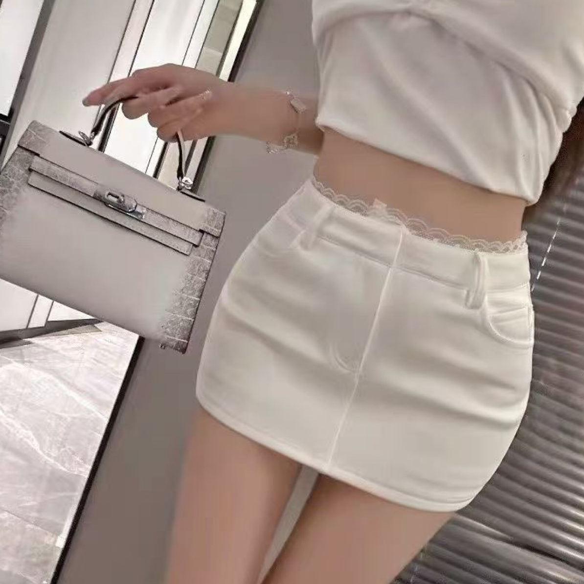 白色高腰缎面显瘦包臀A字半身裙女春夏小个子修身短裙