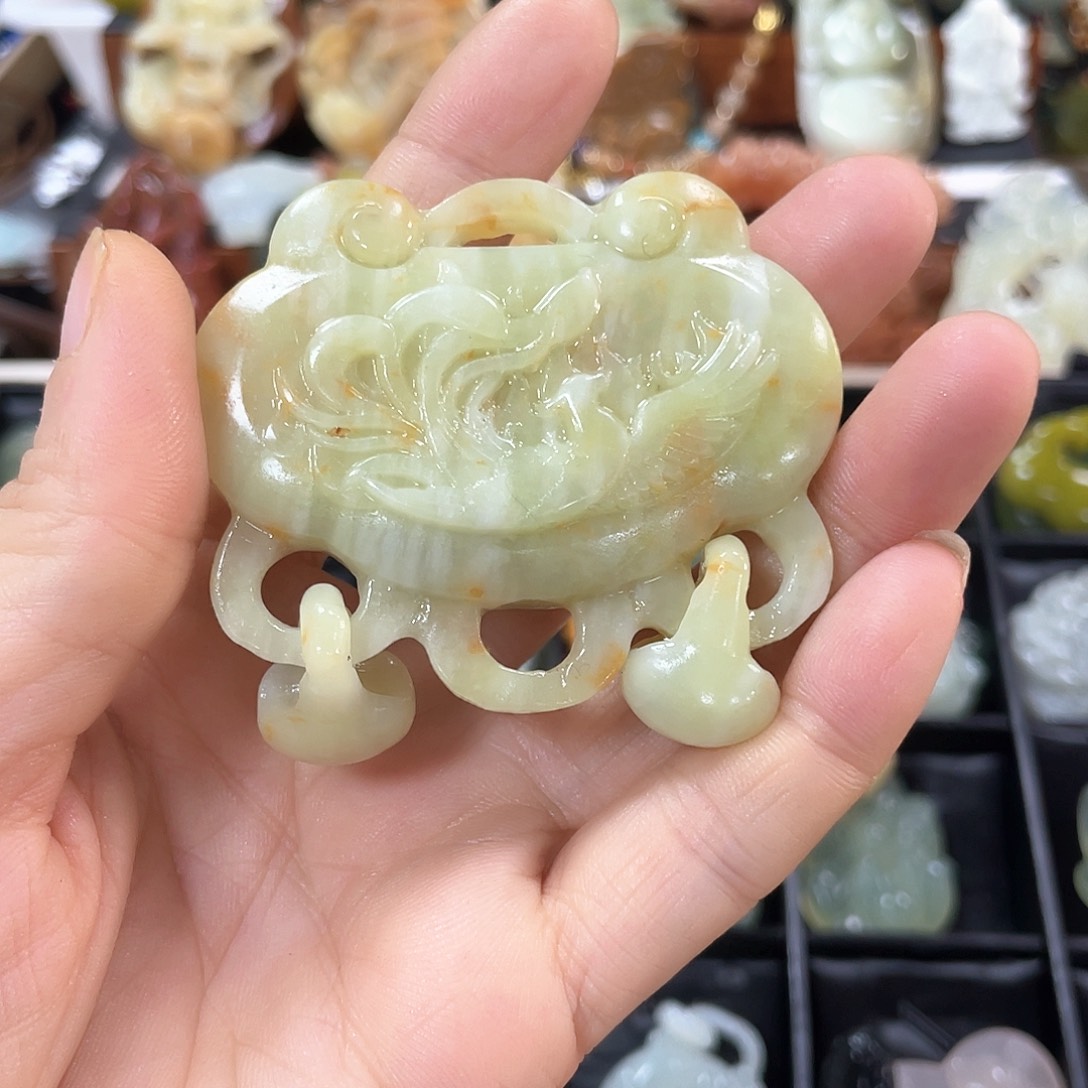 蛇纹石玉颈饰未镶嵌?****?