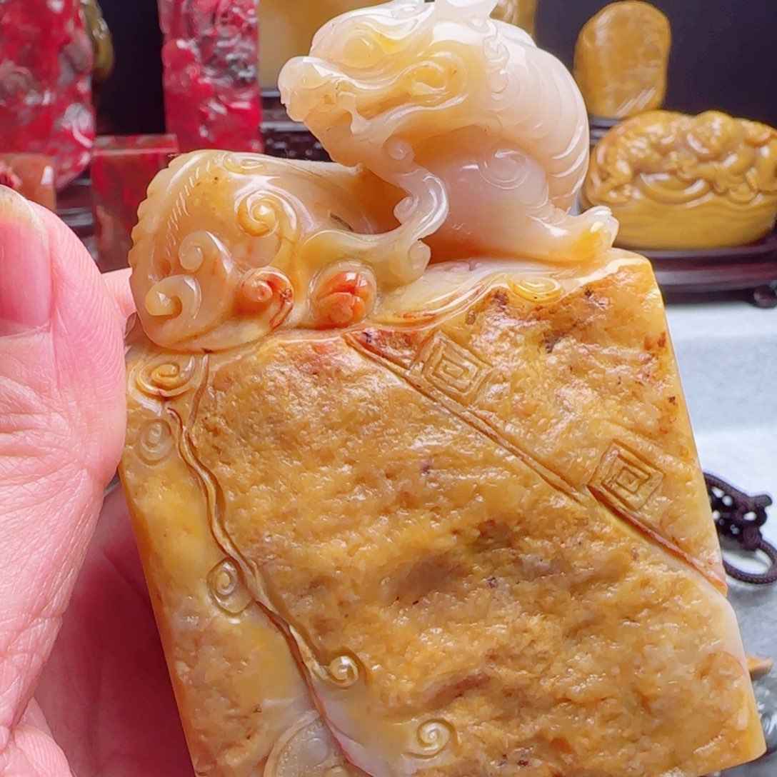 昌化石昌化鸡血石