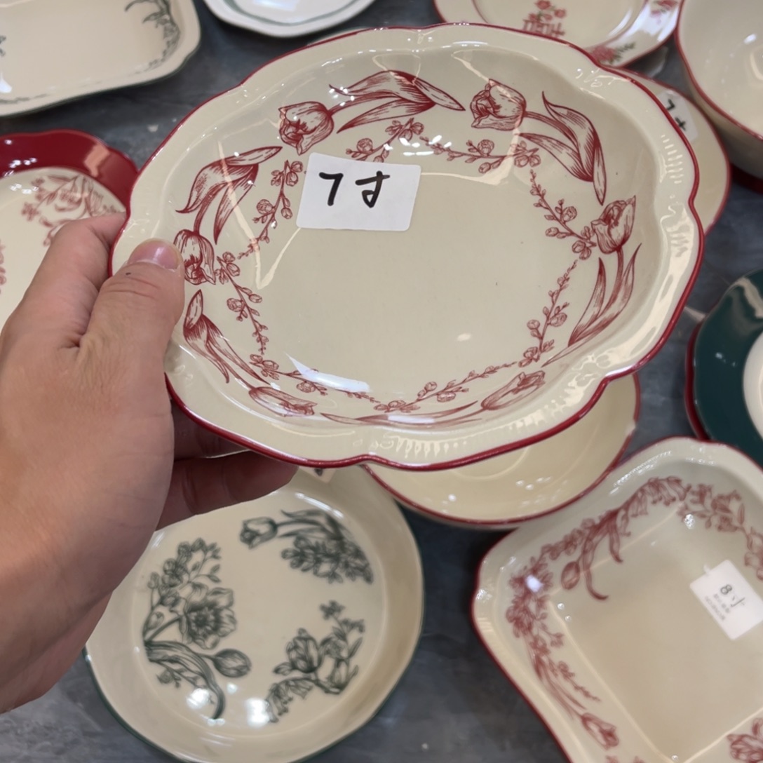 陶瓷微瑕餐具介意勿拍，满18飞！