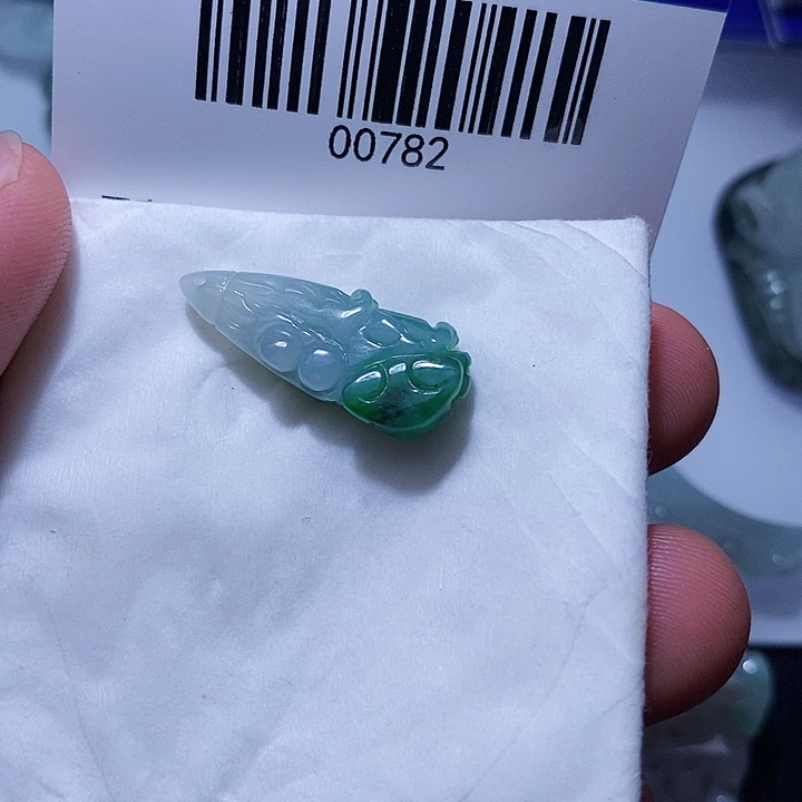 翡翠未镶嵌颈饰天光墟翡翠市场现金代购