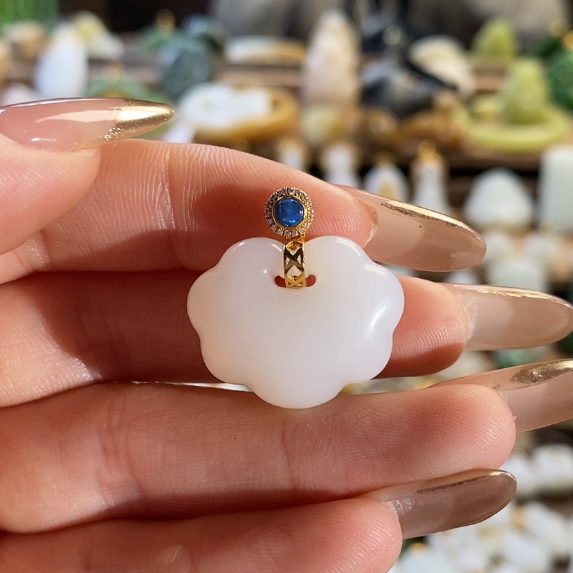 【闪购商品】和田玉吊坠18K金镶嵌