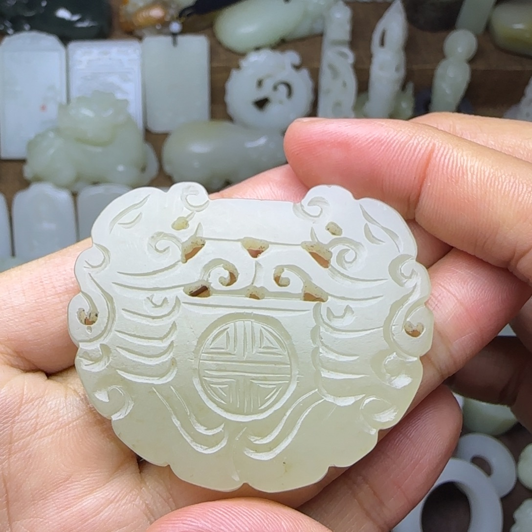 和田玉未镶嵌挂件