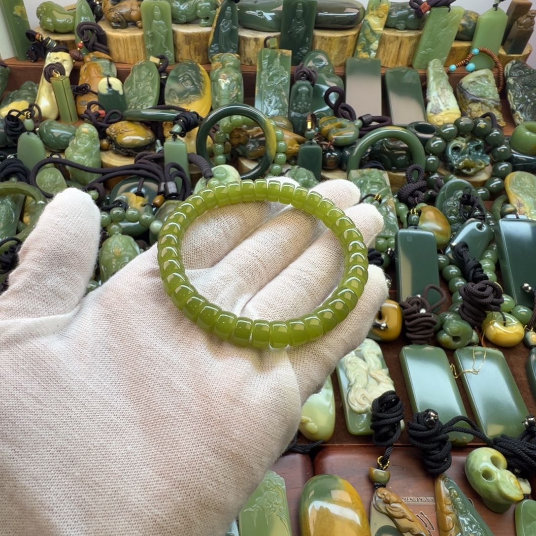 岫岩老玉（透闪石质玉）未镶嵌手链