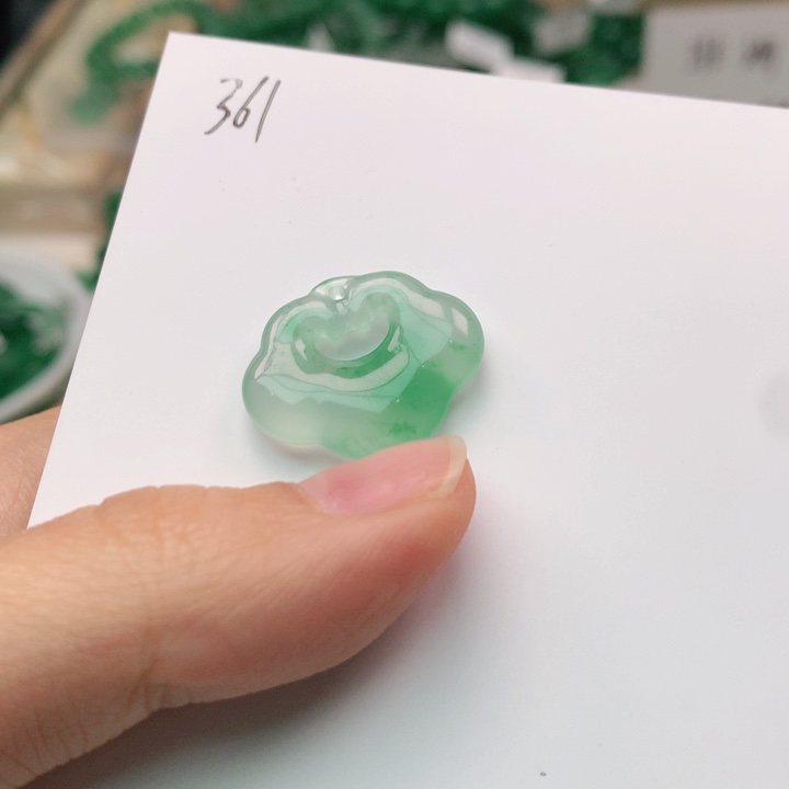 石英质玉颈饰未镶嵌小*