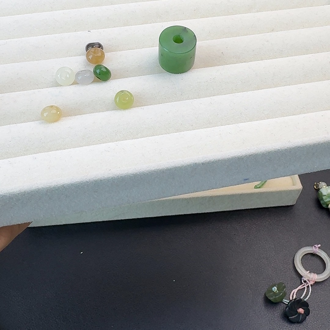 紫****和田玉未镶嵌珠宝半成品