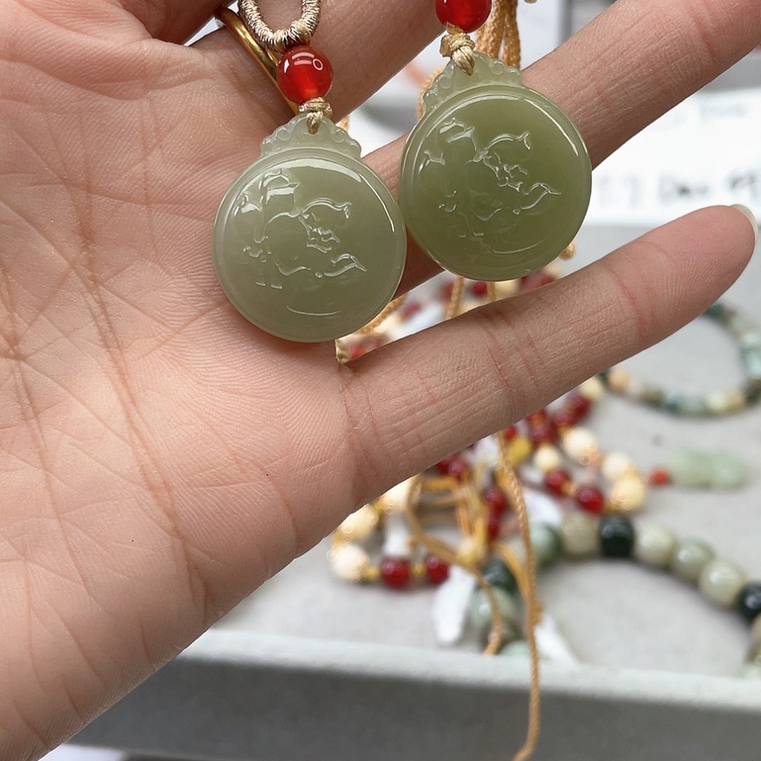 和田玉颈饰未镶嵌青黄口花开富贵随机发一