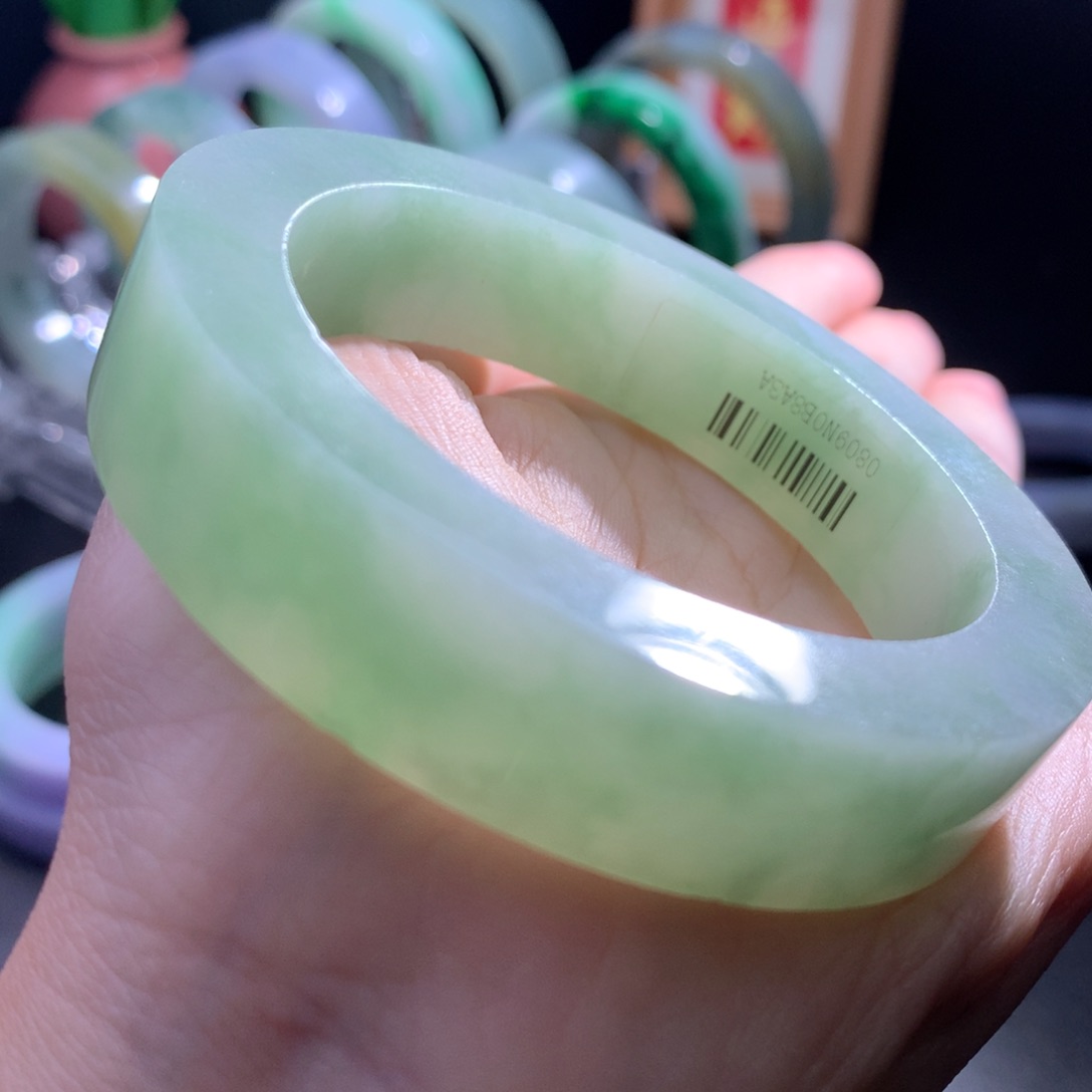 未镶嵌冰飘花翡翠手镯定制翡翠