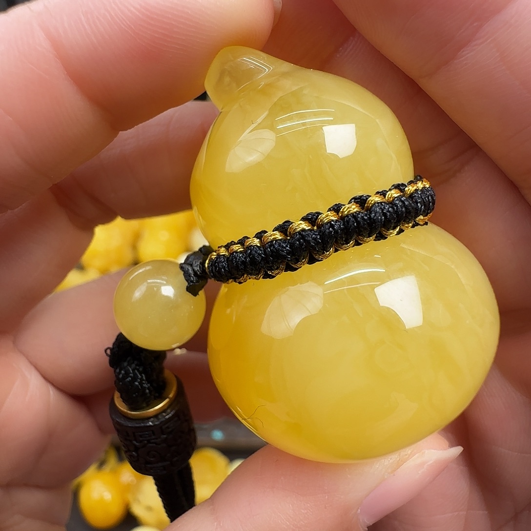 蜜蜡未镶嵌珠宝奇石