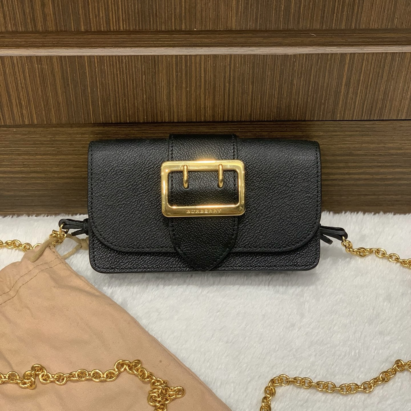 95新 BURBERRY/博柏利 黑金mini信封链条包/二奢