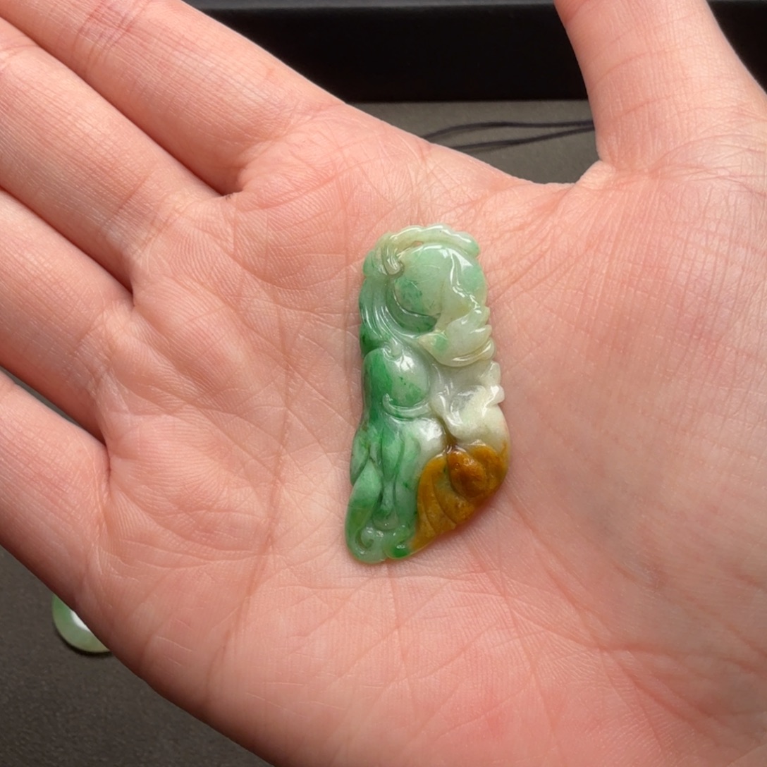 安***茶翡翠未镶嵌颈饰黄加绿