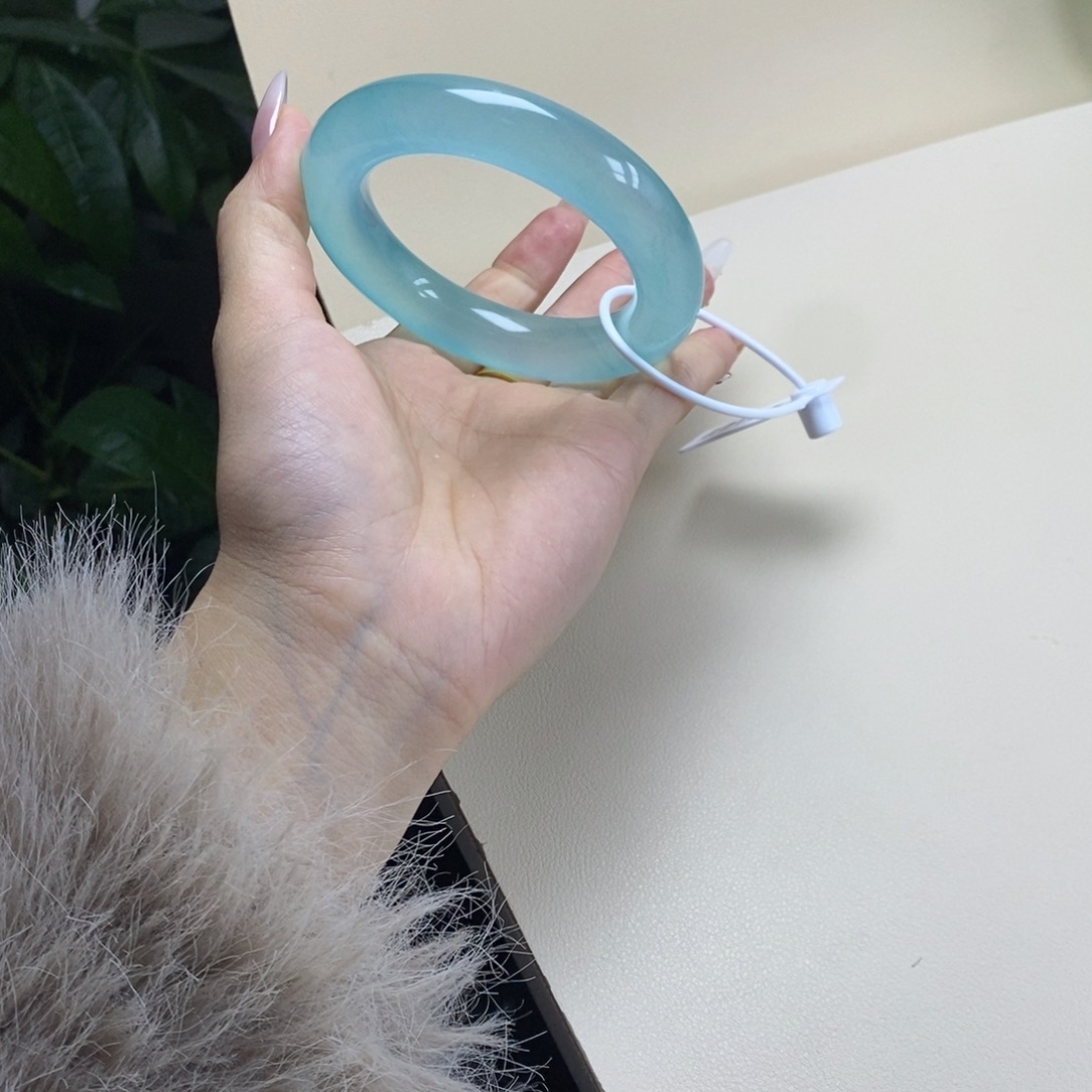 @***@玉时尚飘花手镯56小老虎