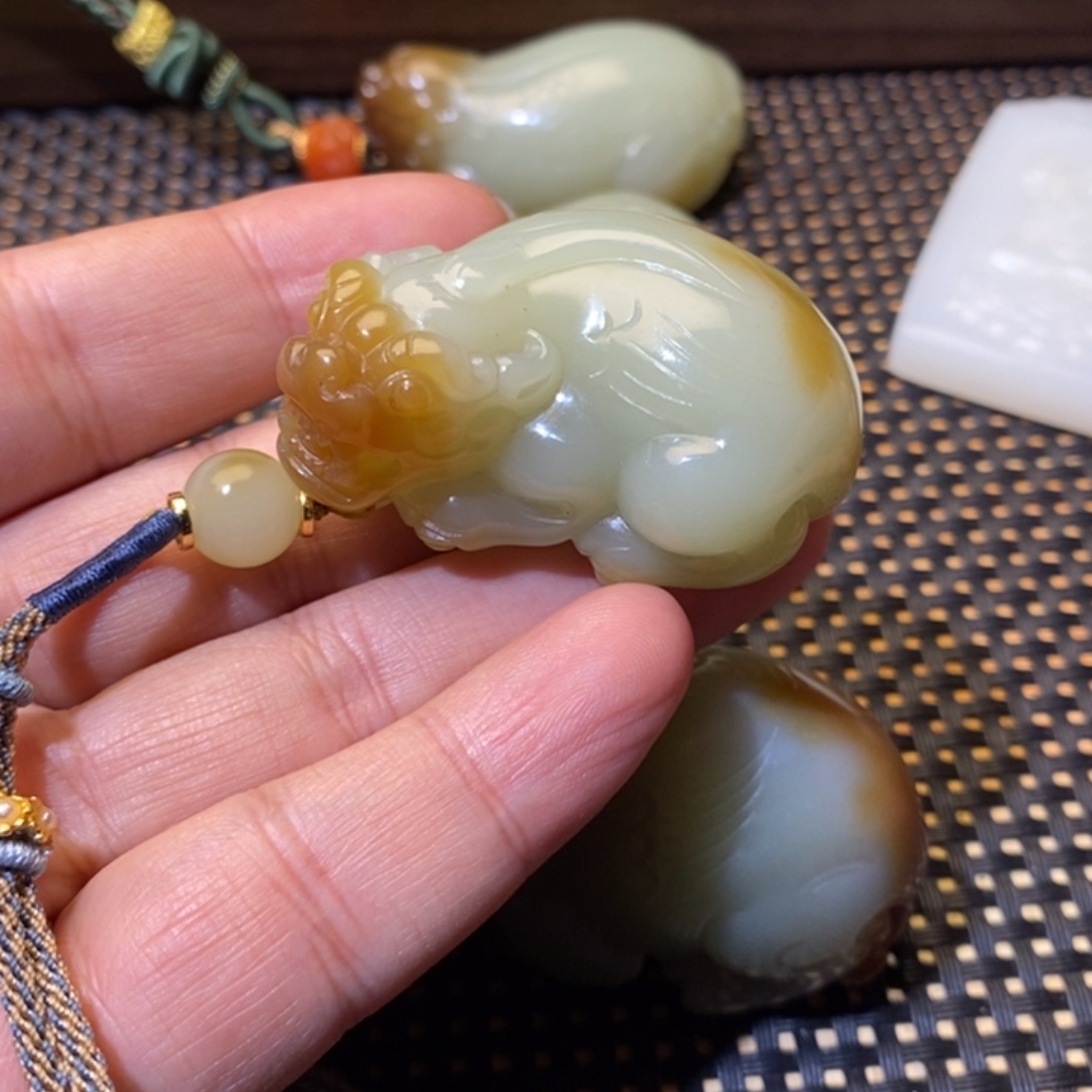 未镶嵌和田玉挂件