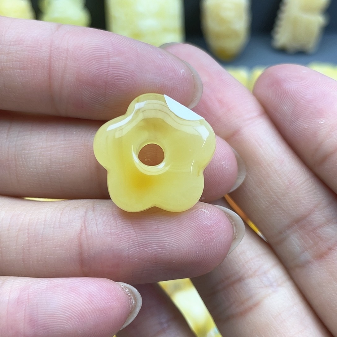琥珀裸石未镶嵌蜜蜡
