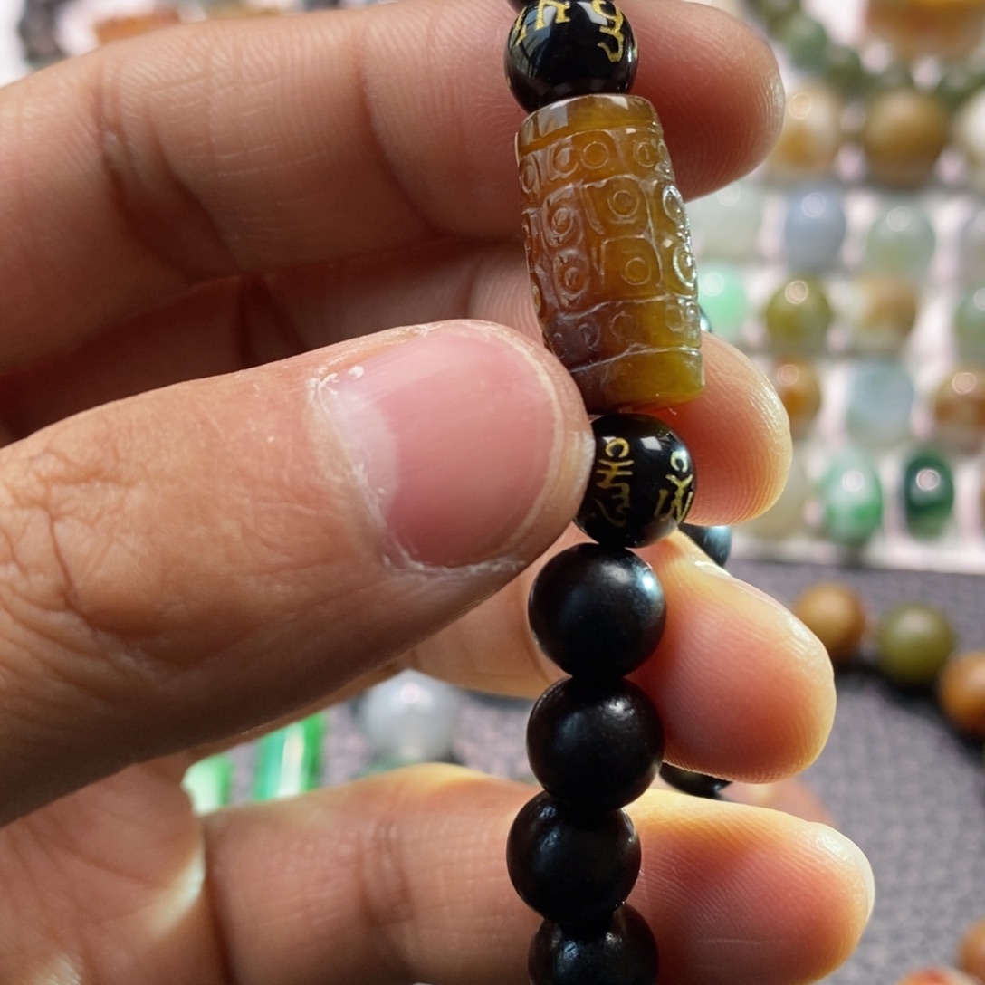 翡翠手链未镶嵌珠子