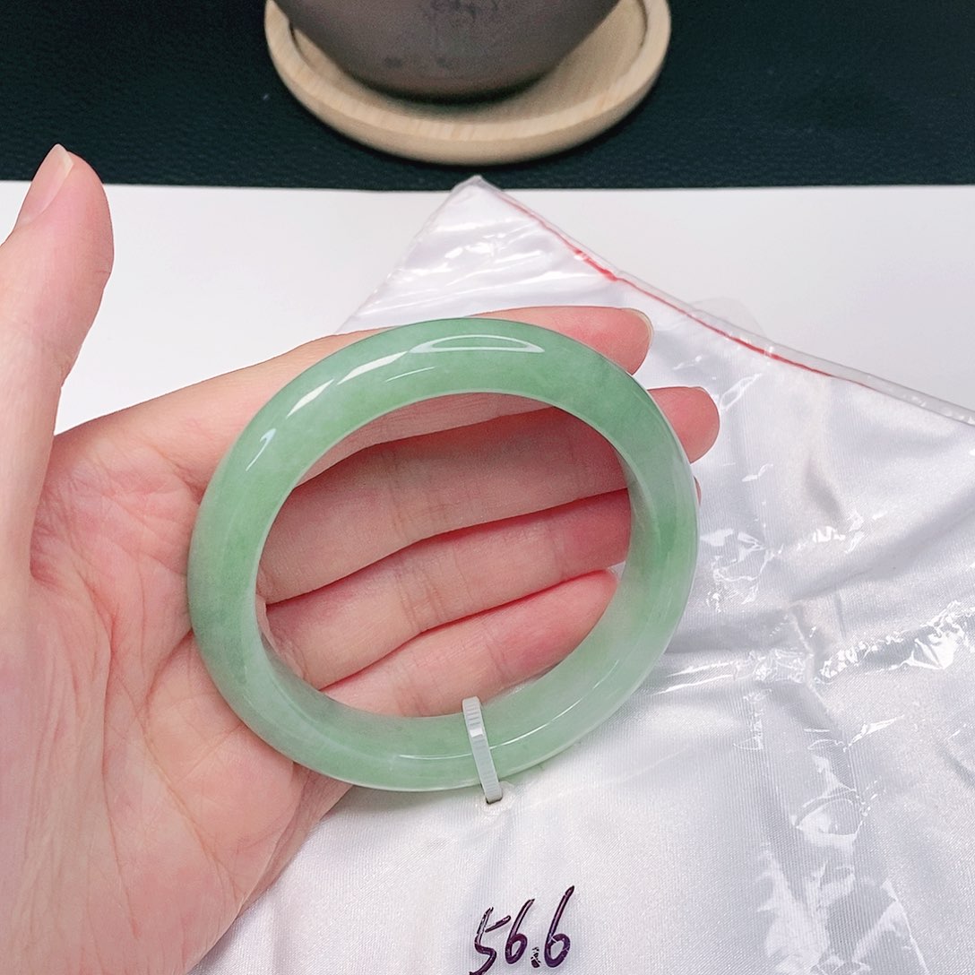 【闪购商品】翡翠手镯未镶嵌正圈
