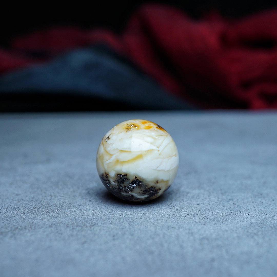 【段掌柜·17.7mm奥利奥妖花瓷白款】天然原矿琥珀蜜蜡圆珠