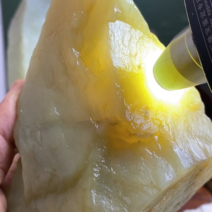 蛇纹石玉珠宝岫玉原石未镶嵌