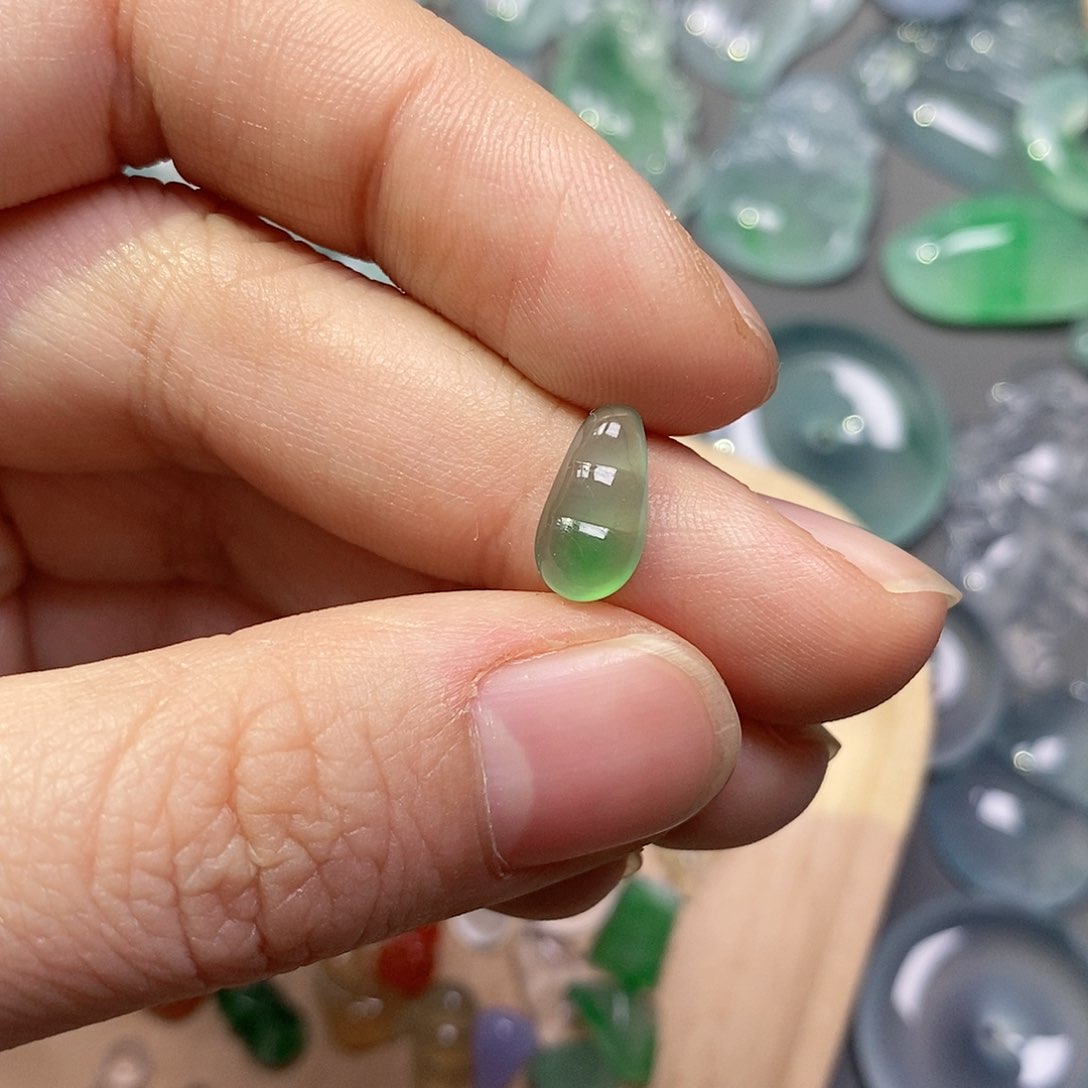 定制翡翠未镶嵌翡翠