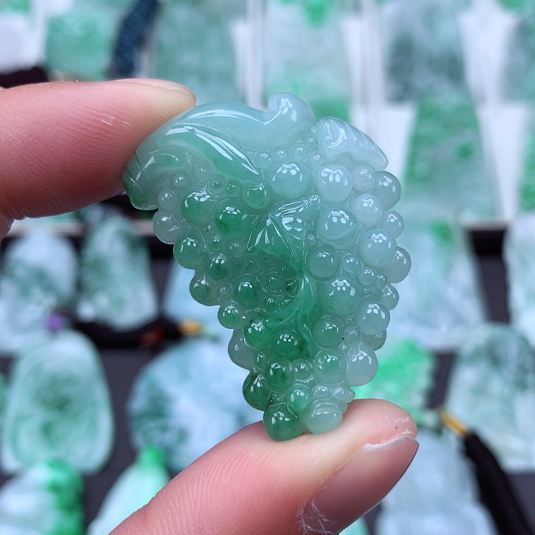 翡翠颈饰未镶嵌翡翠吊坠