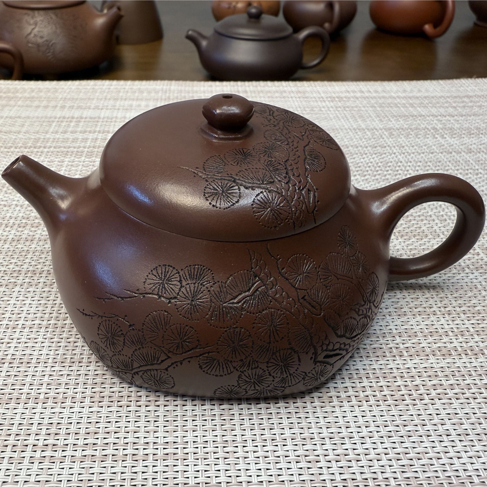 【聚壶斋｜原矿全手工满刻寒梅200cc】