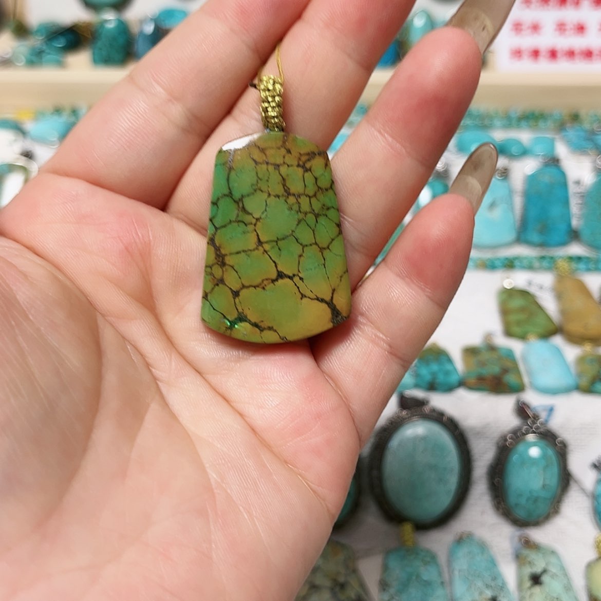 【闪购商品】未镶嵌绿松石珠宝奇石