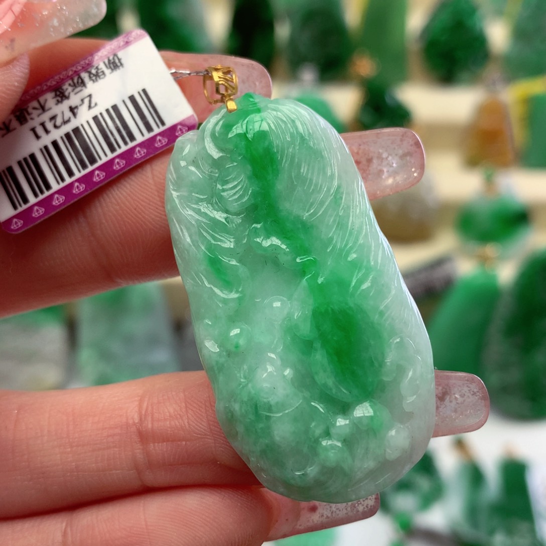 翡翠颈饰18K金镶嵌翡翠