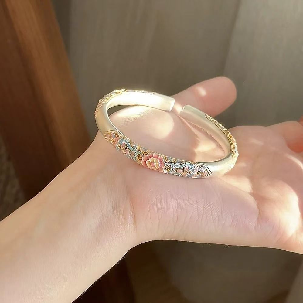 999.9银珐琅彩海棠花镂空开口镯