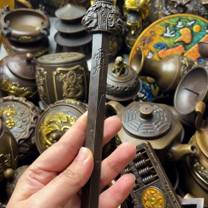 精美铜器摆件藏收 