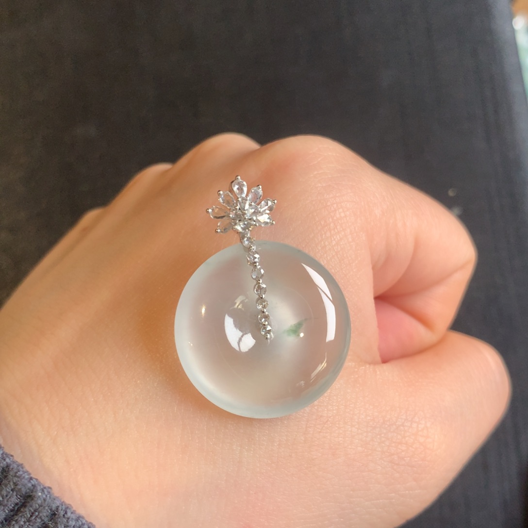 翡翠颈饰18K金镶嵌天然翡翠