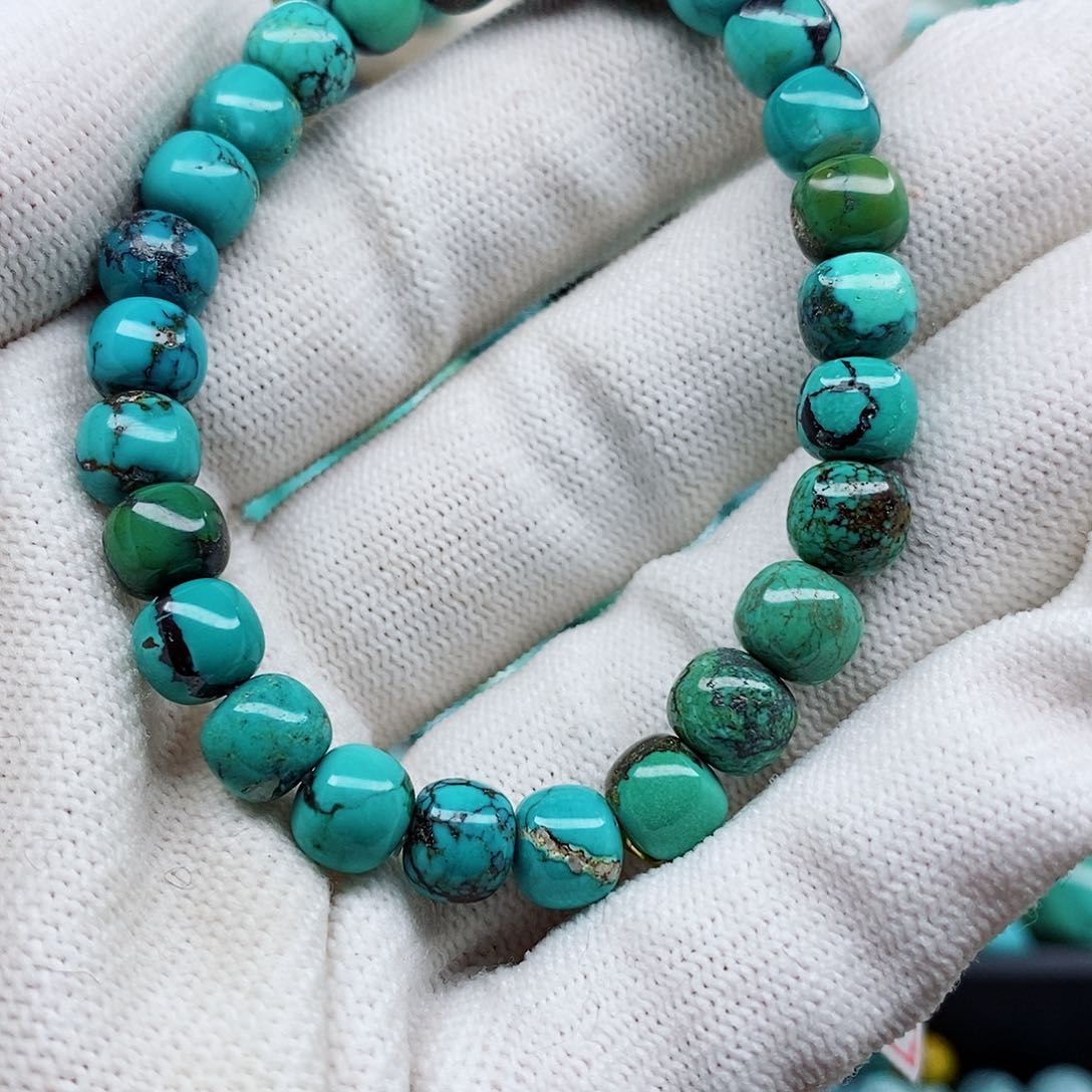 绿松石颈饰未镶嵌