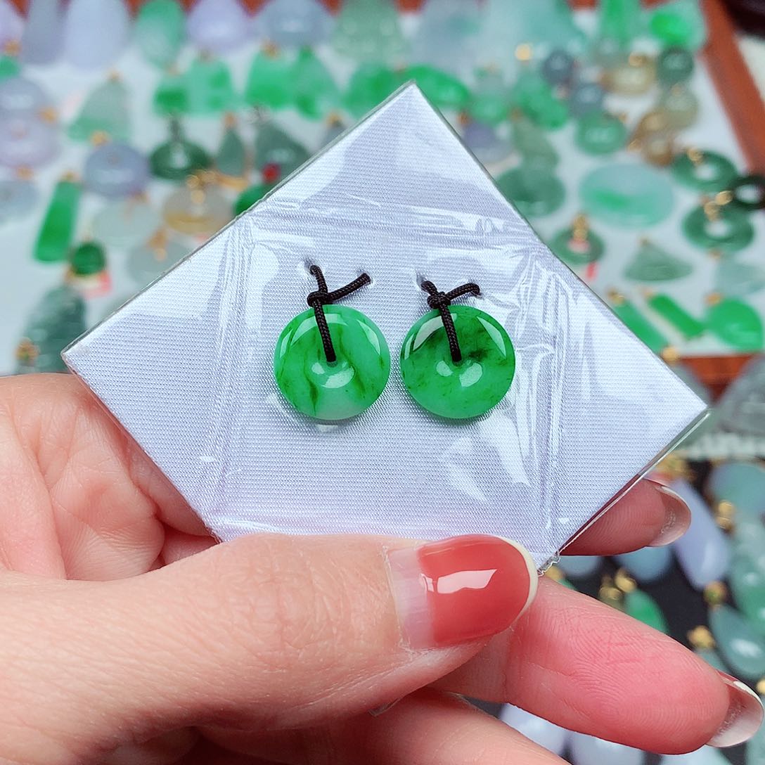 翡翠颈饰未镶嵌天然翡翠A货